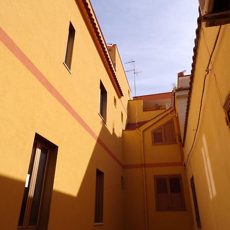 Nuova Aurora Rent Rooms Roccalumera Bagian luar foto