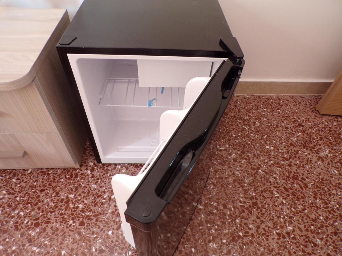 Nuova Aurora Rent Rooms Roccalumera Bagian luar foto