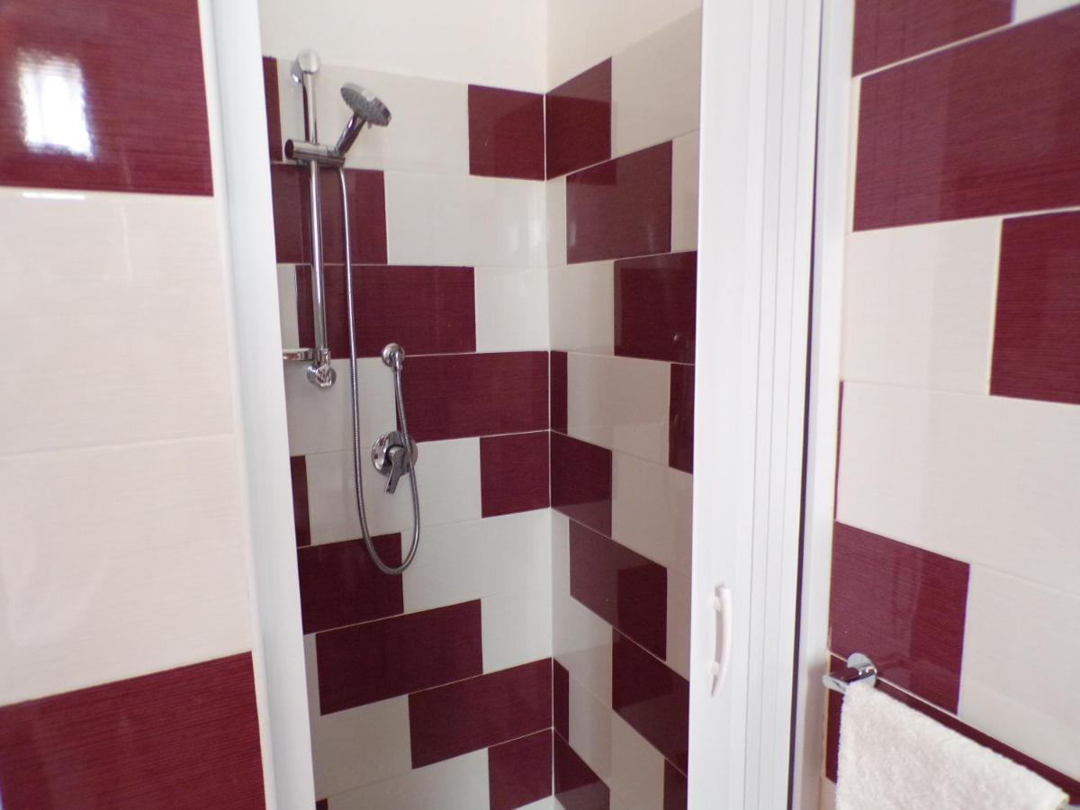 Nuova Aurora Rent Rooms Roccalumera Bagian luar foto