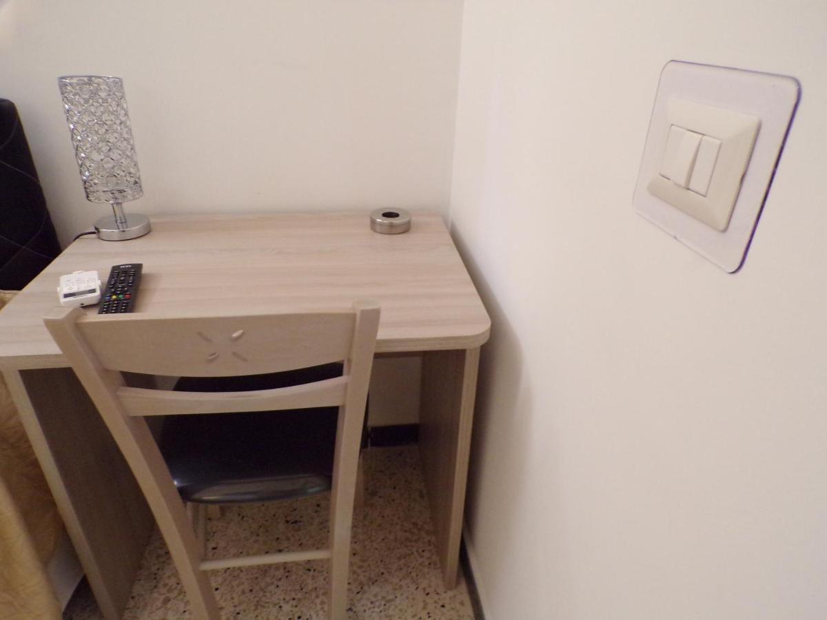 Nuova Aurora Rent Rooms Roccalumera Bagian luar foto