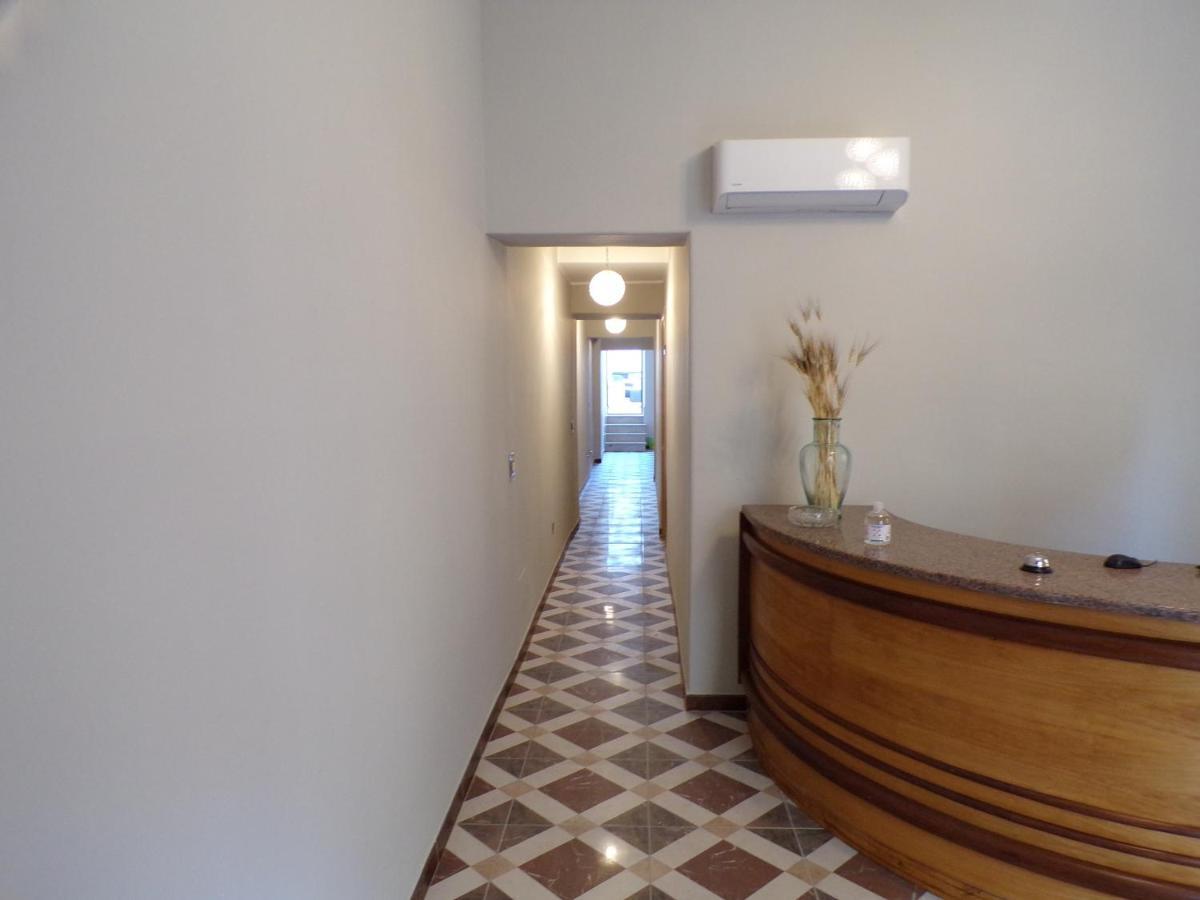 Nuova Aurora Rent Rooms Roccalumera Bagian luar foto