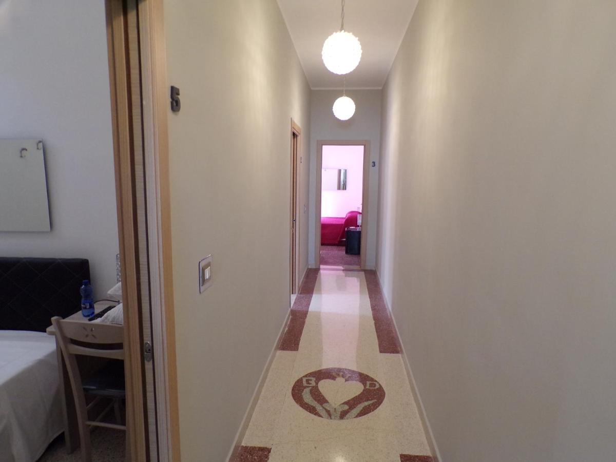Nuova Aurora Rent Rooms Roccalumera Bagian luar foto