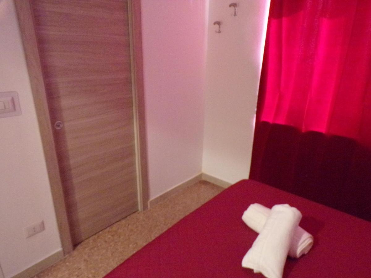 Nuova Aurora Rent Rooms Roccalumera Bagian luar foto