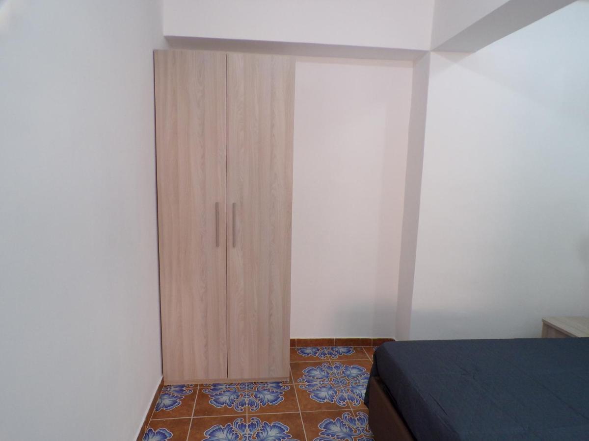 Nuova Aurora Rent Rooms Roccalumera Bagian luar foto