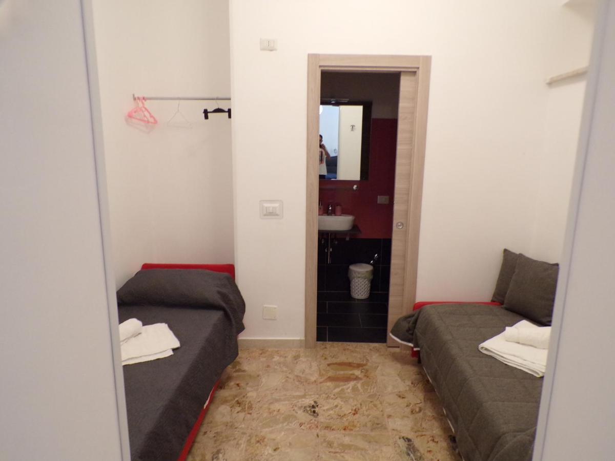Nuova Aurora Rent Rooms Roccalumera Bagian luar foto
