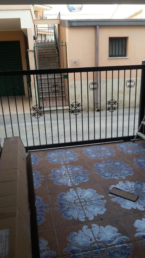 Nuova Aurora Rent Rooms Roccalumera Bagian luar foto