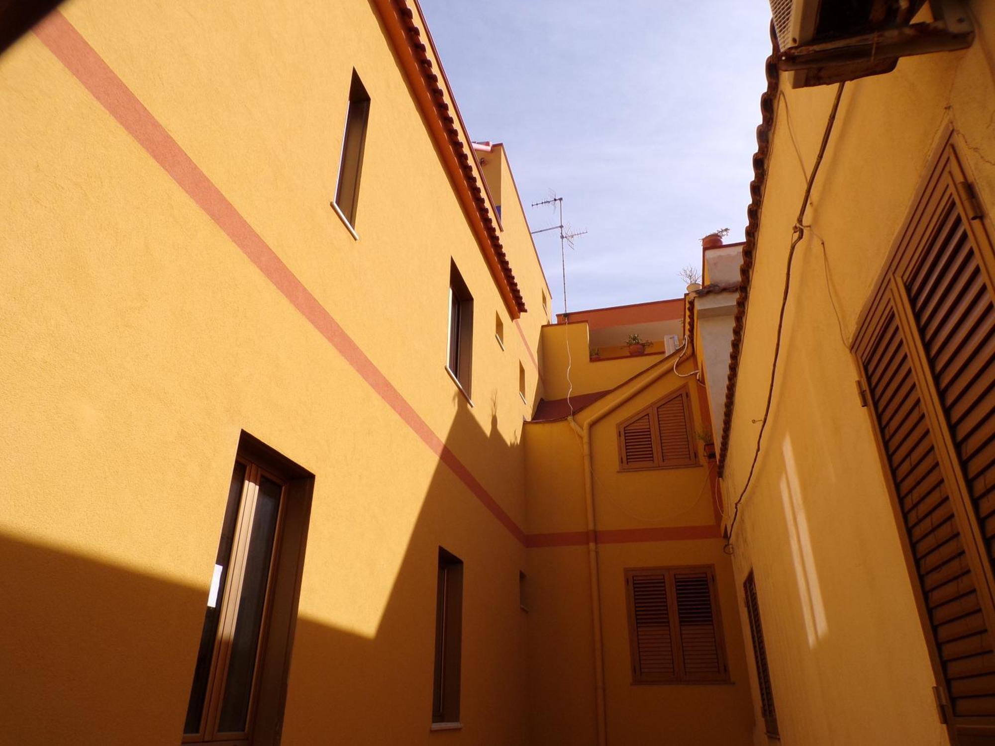 Nuova Aurora Rent Rooms Roccalumera Bagian luar foto